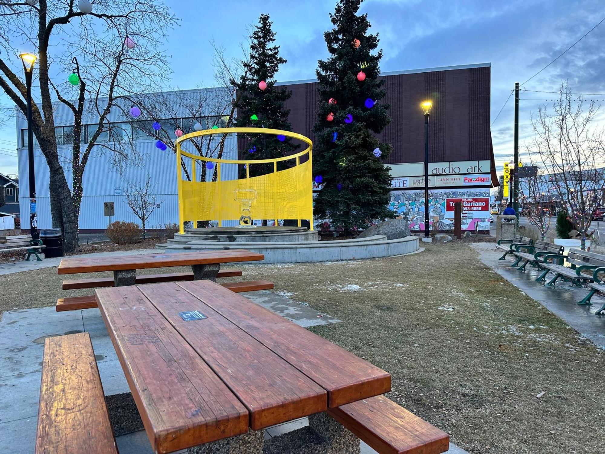 Quaint & Cozy Accommodation Edmonton Exterior photo